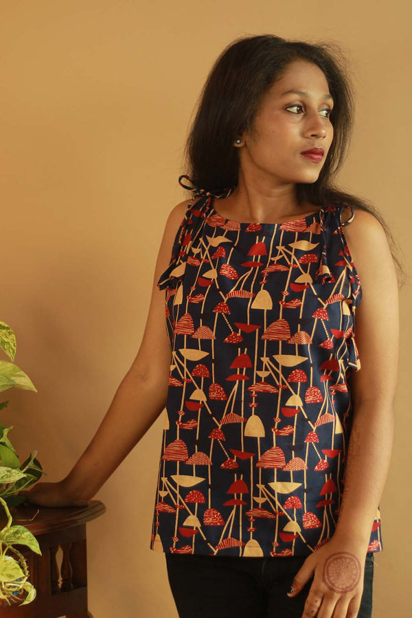 Sleeveless Tied Top - Cocktails Print