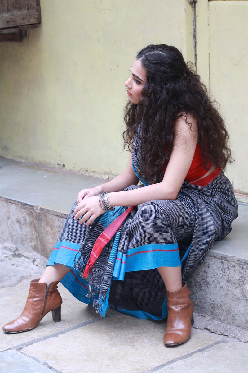 Patteda Anchu Saree in Noir with Rouge Blue  Ganga-Jamuna