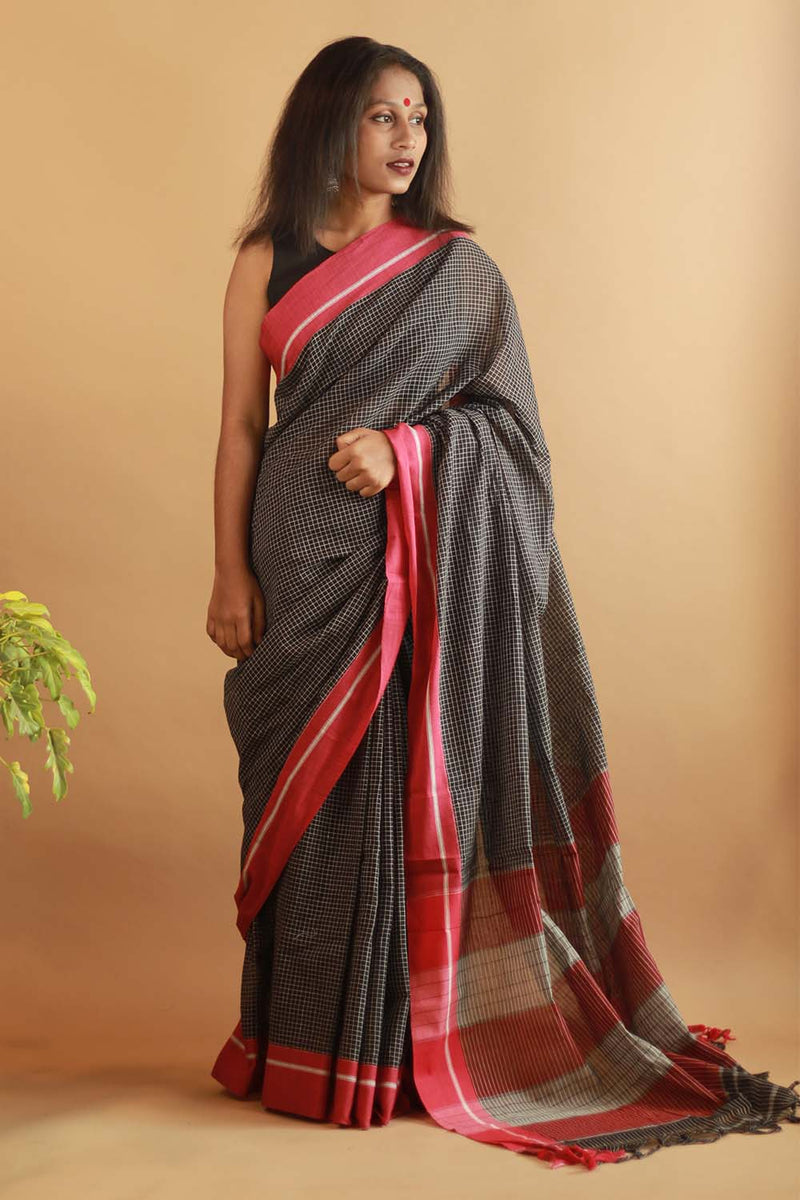 Patteda Anchu Saree in Noir with Rouge