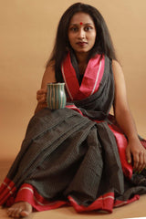 Patteda Anchu Saree in Noir with Rouge