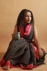 Patteda Anchu Saree in Noir with Rouge