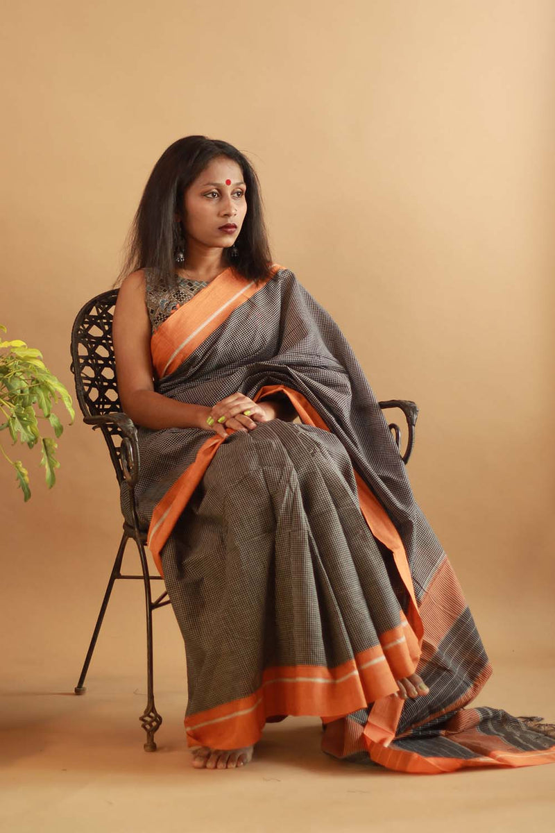 Patteda Anchu Saree in Noir with Tangerine