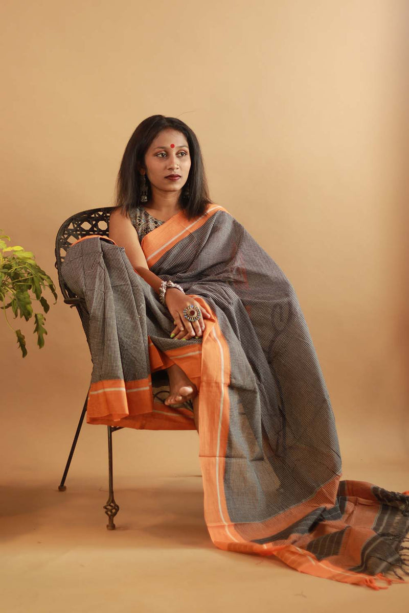 Patteda Anchu Saree in Noir with Tangerine