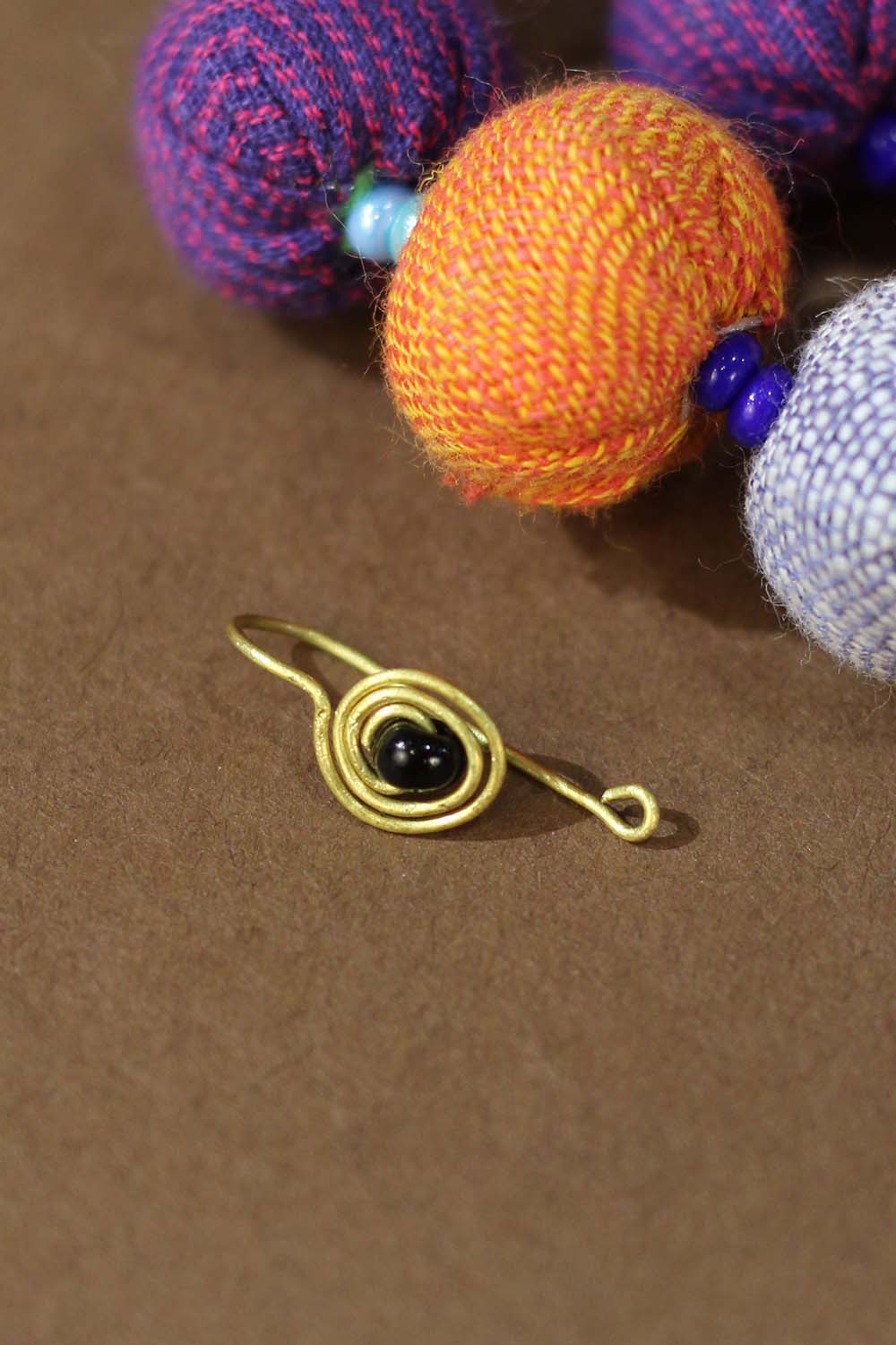 Handcrafted Brass Wire Nosepin | Black