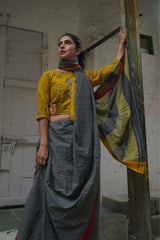 Patteda Anchu Saree in Noir with Red Ochre Ganga-Jamuna