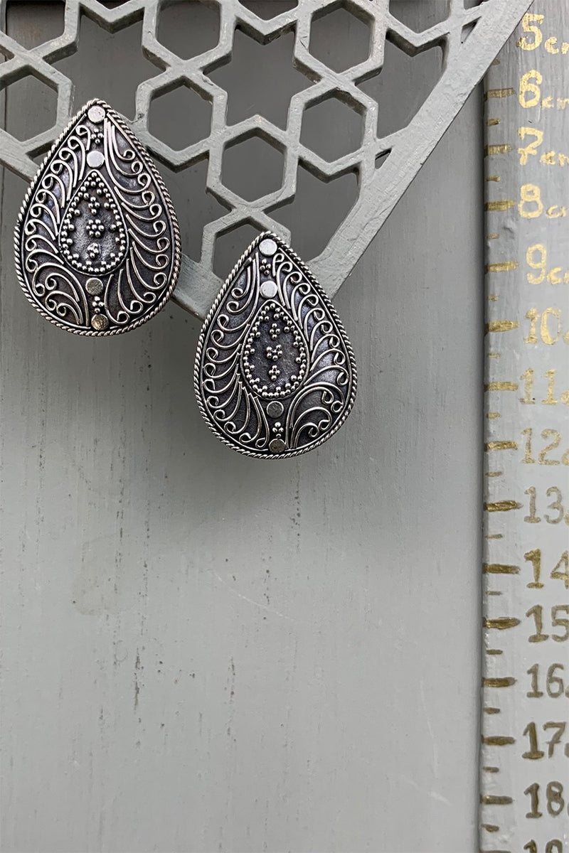 Subtle Droplet Silver Earrings
